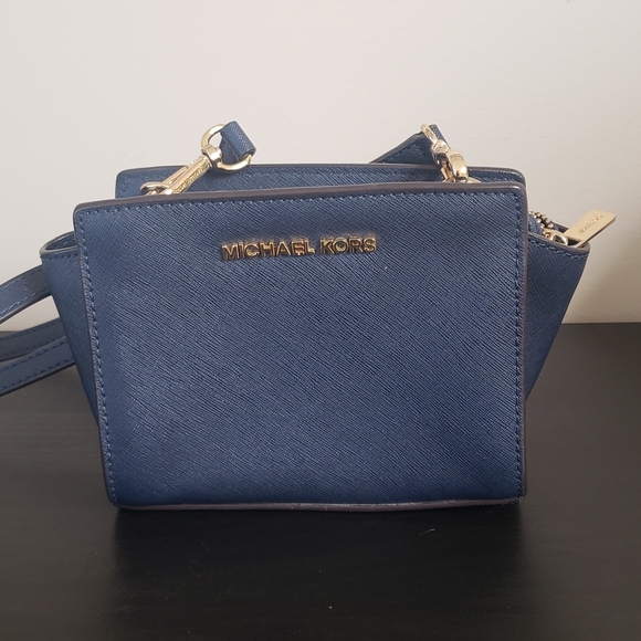 Michael Kors Mini Crossbody Messenger Bag - Selma - Picture 3 of 4